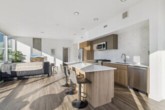 222 E Jefferson St in Phoenix, AZ - Building Photo - Building Photo