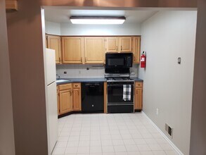5102 Austin Ct, Unit 5102 in Hackettstown, NJ - Building Photo - Building Photo