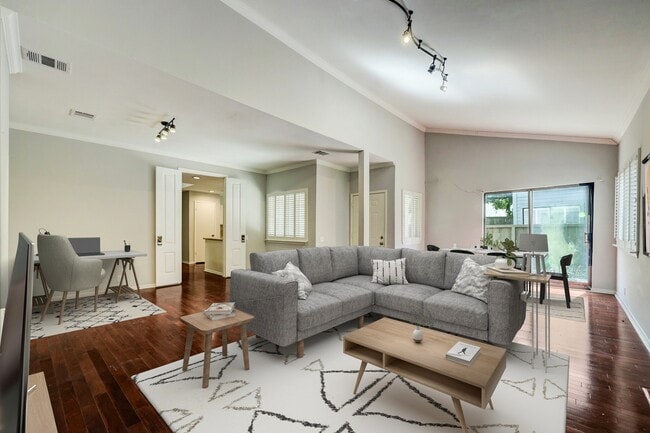 property at 1611 Prairie Mark Ln