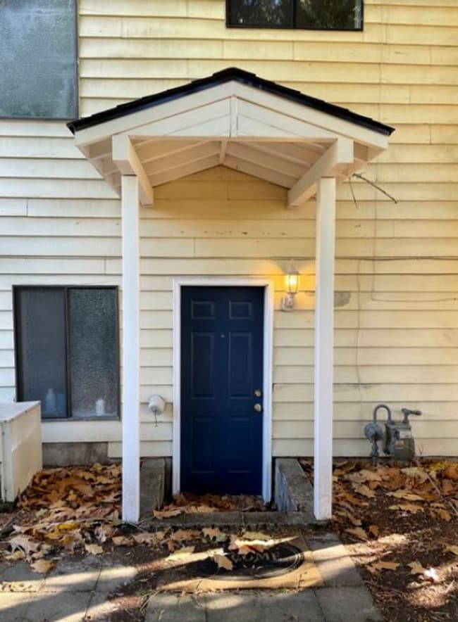 property at 6685 SW Preslynn Dr