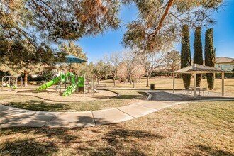 768 Tozzetti Ln in Henderson, NV - Building Photo - Building Photo