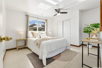 1425 Kawelu St in Pearl City, HI - Foto de edificio - Building Photo