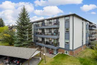 550 Westwood Dr SW in Calgary, AB - Building Photo - Building Photo