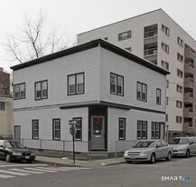 49 Woodside St in Stamford, CT - Building Photo