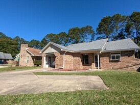 2113 Wilderness Path in Fort Walton Beach, FL - Building Photo