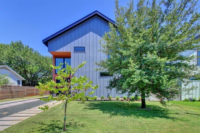 4511 S 2nd St in Austin, TX - Building Photo - Building Photo