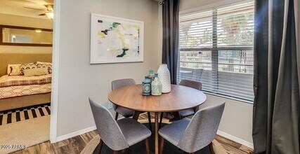 445 S Dobson Rd in Mesa, AZ - Building Photo - Building Photo