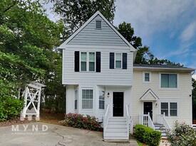 5210 Laurel Bridge Dr SE in Smyrna, GA - Building Photo