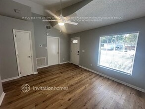 5621 Piney Ridge Dr, Unit 615 in Orlando, FL - Foto de edificio - Building Photo