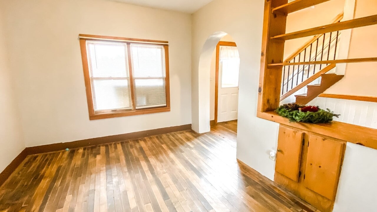 8 Lucia St, Unit 4 in Barre, VT - Building Photo