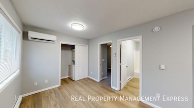 2 Bedroom 1 Bathroom Home, Unit E3 in Sioux Falls, SD - Foto de edificio - Building Photo