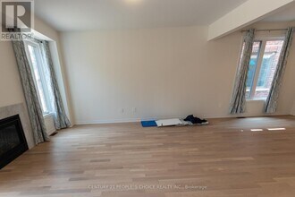 1555 Kitchen Ct in Milton, ON - Building Photo - Building Photo