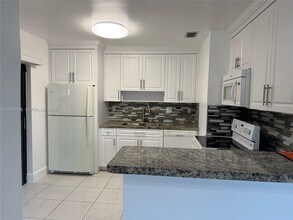 15332 SW 80th Ln in Miami, FL - Building Photo - Building Photo