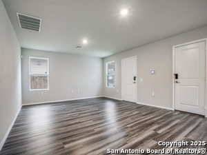 5539 Midcrown Dr in San Antonio, TX - Foto de edificio - Building Photo