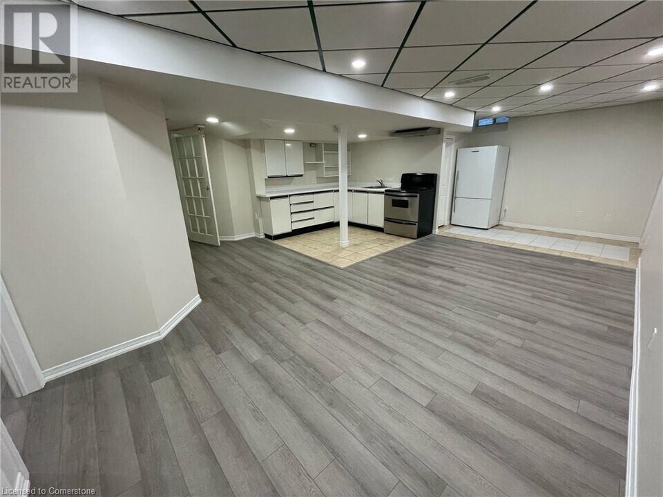 59 Bridgeport Crescent in Ancaster, ON - Building Photo