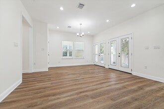 915 E 37th St, Unit 2 in Houston, TX - Building Photo - Building Photo