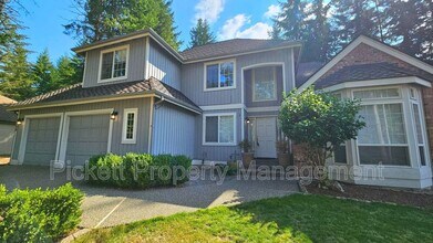 6559 Gleneagle Ave SW in Port Orchard, WA - Foto de edificio - Building Photo