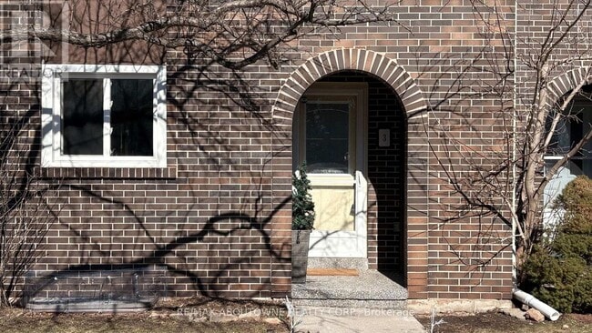 1440 Sixth Line in Oakville, ON - Building Photo - Building Photo