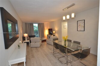 3801 S Ocean Dr, Unit 1D in Hollywood, FL - Building Photo - Building Photo