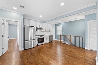 8 Essex St in Nutley, NJ - Building Photo - Building Photo