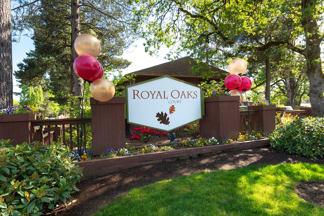 Royal Oaks Apartments in Portland, OR - Foto de edificio