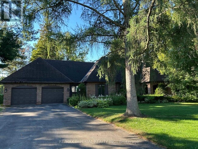 property at 7 Dodie St