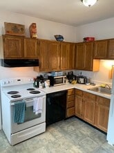 359 W 4th St, Unit 3 in Boston, MA - Foto de edificio - Building Photo