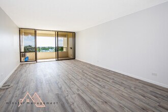 6770 Hawaii Kai Dr in Honolulu, HI - Foto de edificio - Building Photo