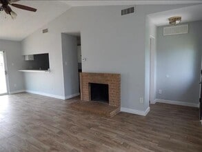 6715 Whiteridge Dr in Dallas, TX - Building Photo - Building Photo