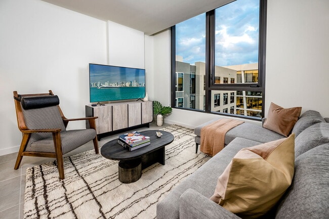 286 NW 29th St in Miami, FL - Foto de edificio - Building Photo