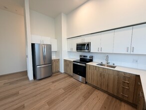 2950 NE 11th St in Renton, WA - Foto de edificio - Building Photo