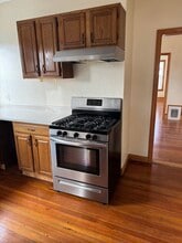 6 Emmet Ter, Unit 2nd Floor Appartment in Revere, MA - Foto de edificio - Building Photo