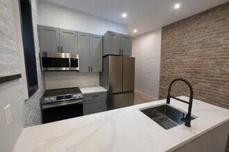 20 Prince St, Unit 21 in New York, NY - Building Photo - Building Photo