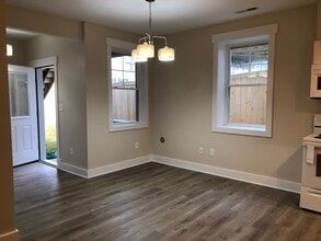 345 Miles Aly, Unit 345 in Charlottesville, VA - Foto de edificio - Building Photo