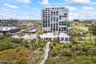 2100 N Atlantic Ave in Cocoa Beach, FL - Building Photo - Building Photo