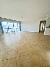 2451 Brickell Ave in Miami, FL - Building Photo - Building Photo