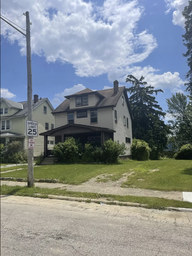 12700 Christine Ave in Garfield Heights, OH - Building Photo - Building Photo