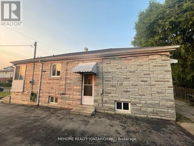 65 Miramar Crescent in Toronto, ON - Building Photo - Building Photo
