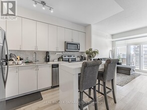 3220-3220 Sheppard Ave E in Toronto, ON - Building Photo - Building Photo