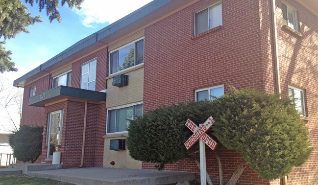 Ammons Crossing in Lakewood, CO - Building Photo - Building Photo
