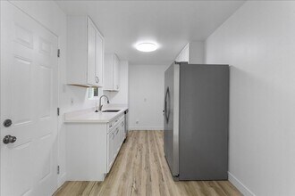 1033 Central Ave in Alameda, CA - Building Photo - Building Photo