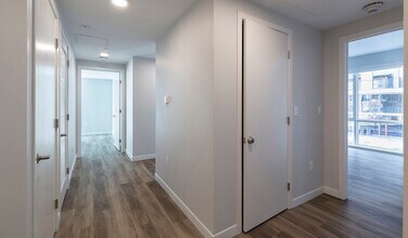 50 Rogers St, Unit 626 in Cambridge, MA - Foto de edificio - Building Photo