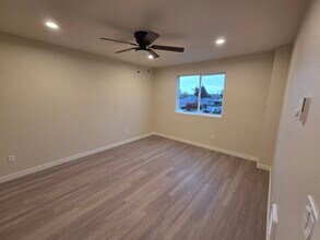 141 Section St in Molalla, OR - Building Photo - Building Photo