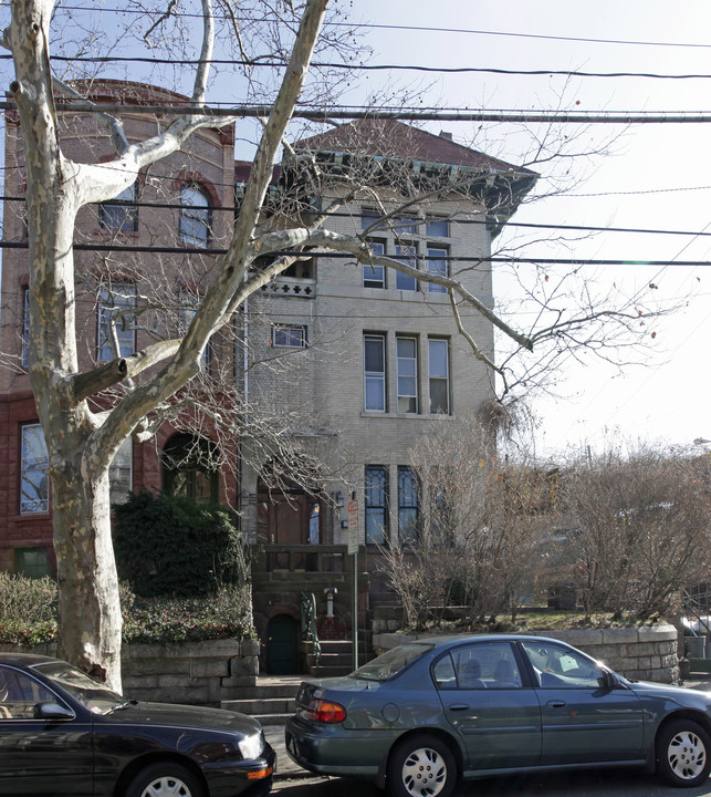 801 Hudson St in Hoboken, NJ - Building Photo