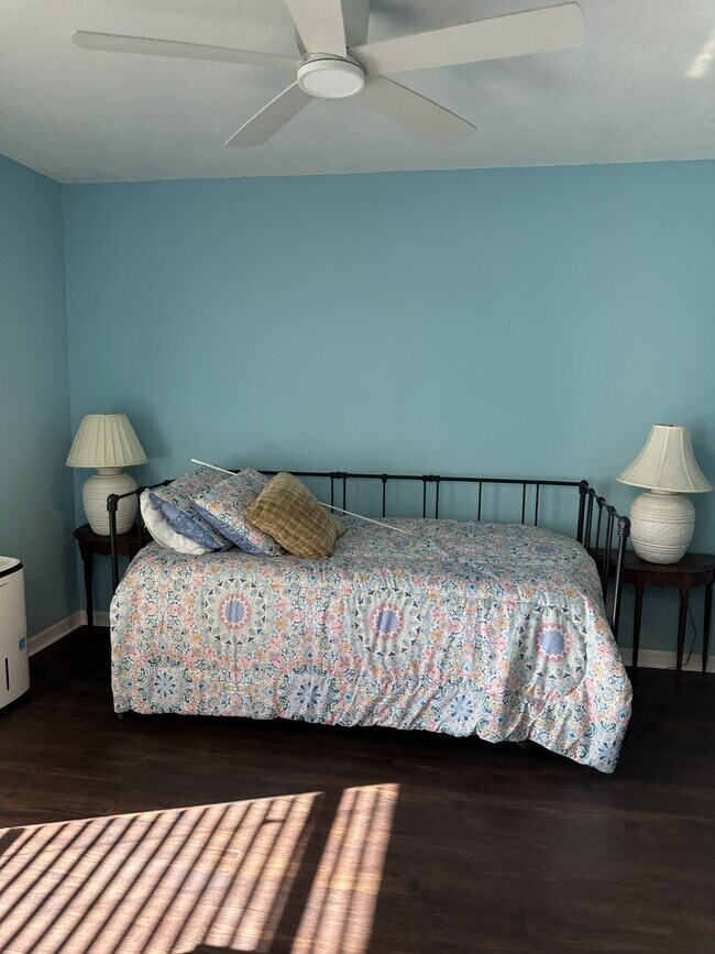 2225 Jimmy Buffett Mem Hwy in Indian Harbour Beach, FL - Building Photo - Building Photo