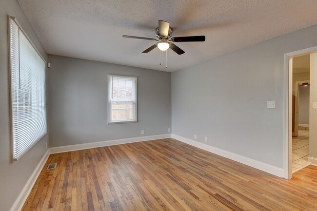 1302 Daniel St in Clarksville, TN - Building Photo - Building Photo