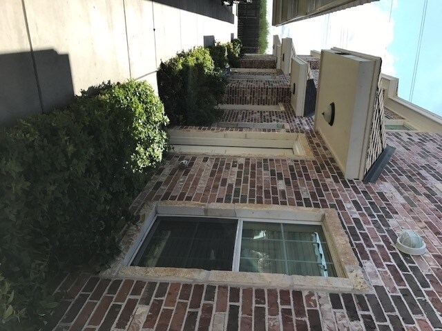 2503 E Franklin Ave in Alton, TX - Foto de edificio