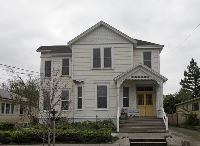 104 8th St in Petaluma, CA - Building Photo - Building Photo