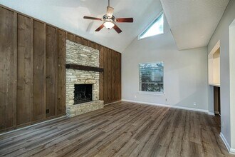 2711 St Edwards Cir in Austin, TX - Building Photo - Building Photo