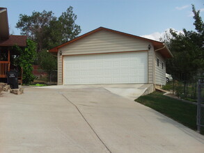 1508 Midway St in Rapid City, SD - Foto de edificio - Building Photo